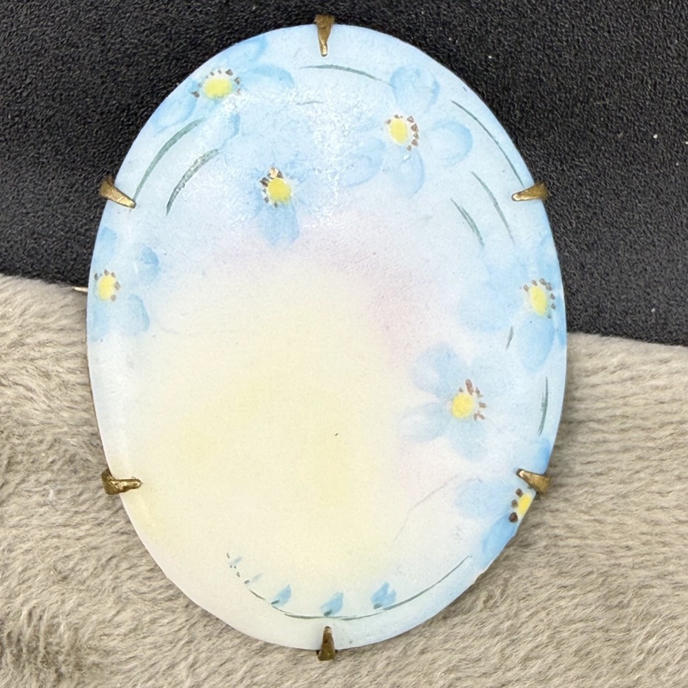 Vintage Estate Brooch Blue Hand Painted Porcelain Floral‎ Forget Me Not 1.5in